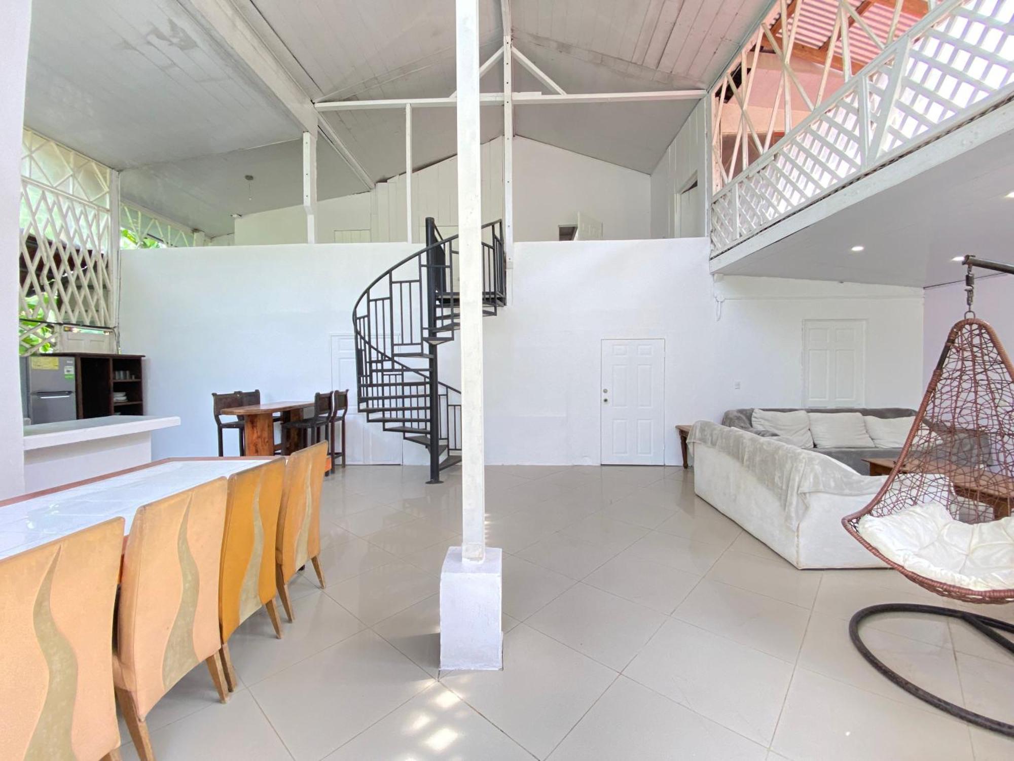 Holiday home Cristal Con Piscina Casa Mariposa Con Ac