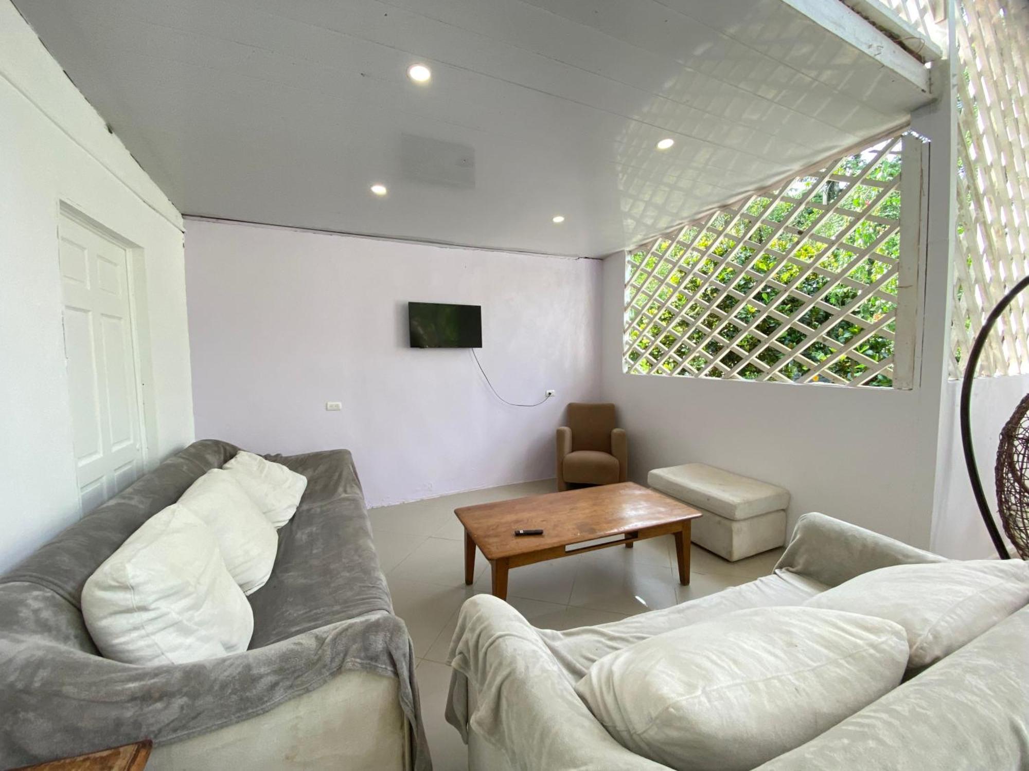 Holiday home Cristal Con Piscina Casa Mariposa Con Ac Punta Uva