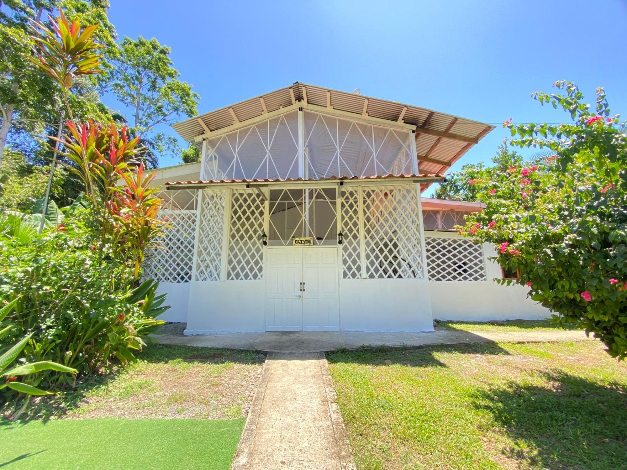 Holiday home Cristal Con Piscina Casa Mariposa Con Ac Punta Uva